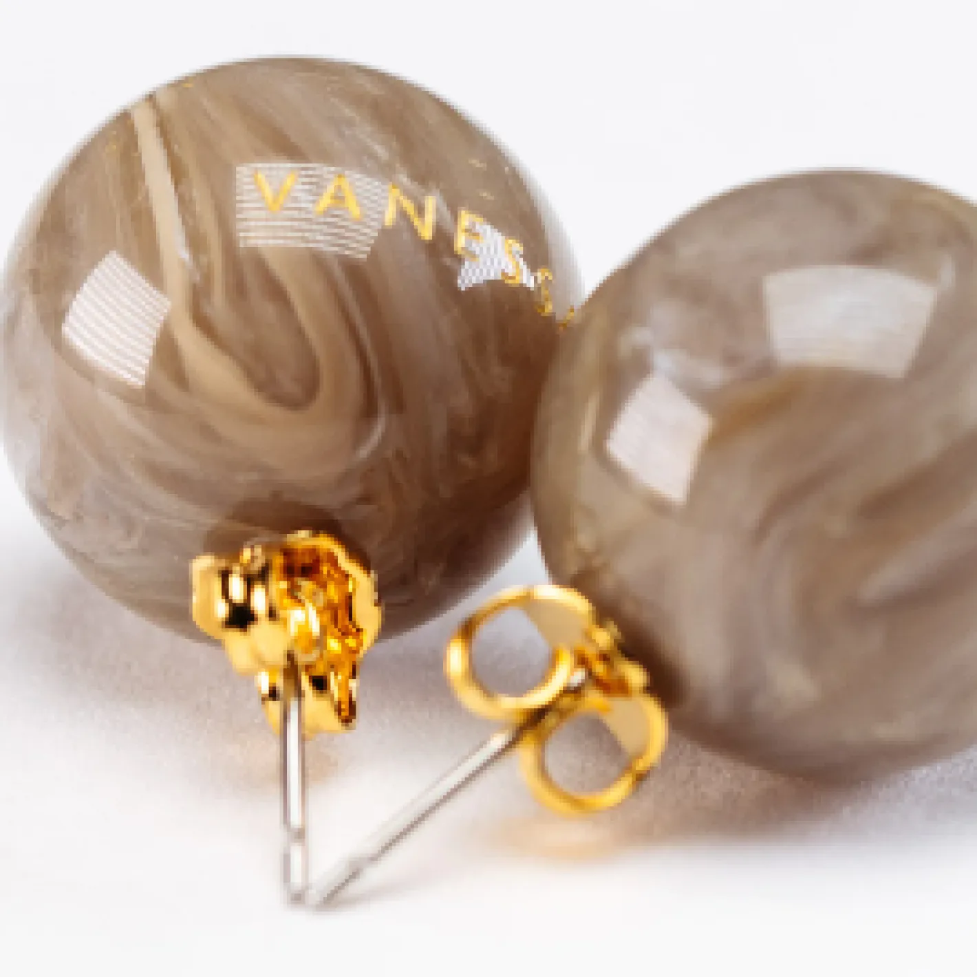dot_earring_greige_marble_2.webp Sale Vanessa Baroni Dot Earring Greige Marble