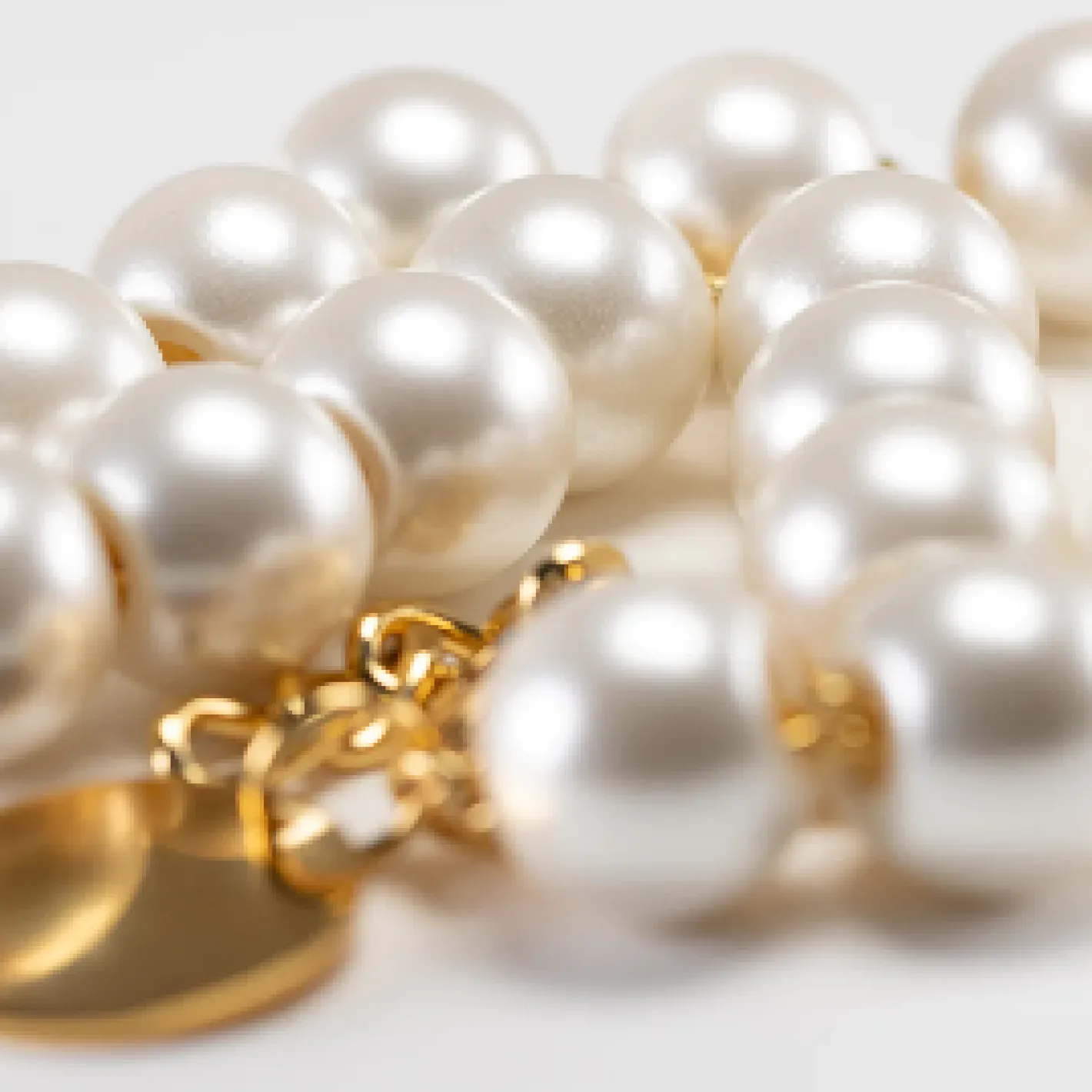 small_beads_necklace_shor_2.webp Hot Vanessa Baroni Small Beads Necklace Short Pearl